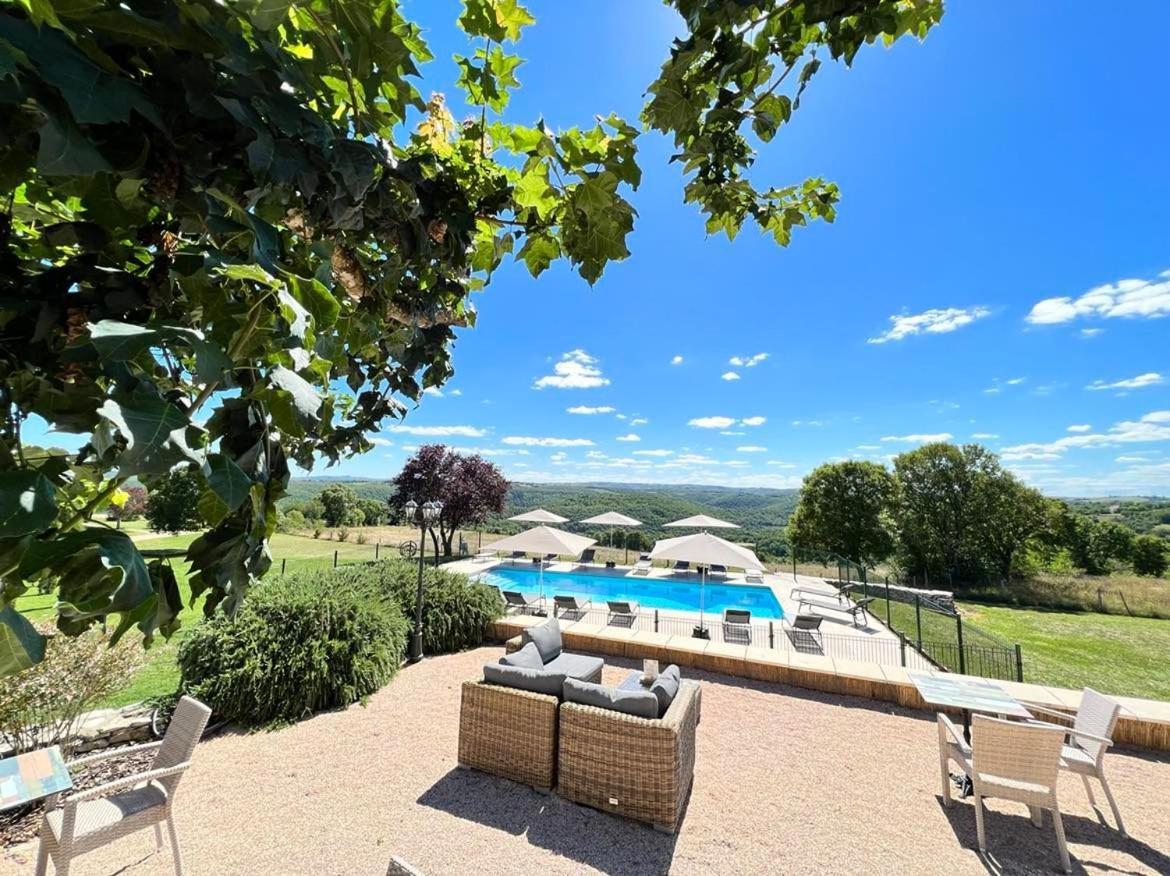 Hotel Les Vieilles Tours 3*