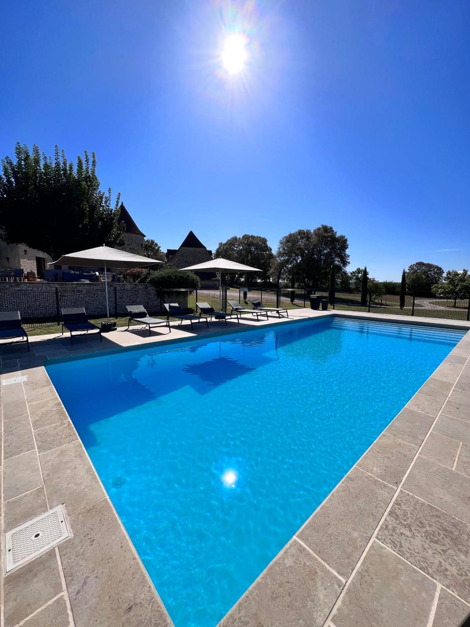 Les Vieilles Tours Hotel