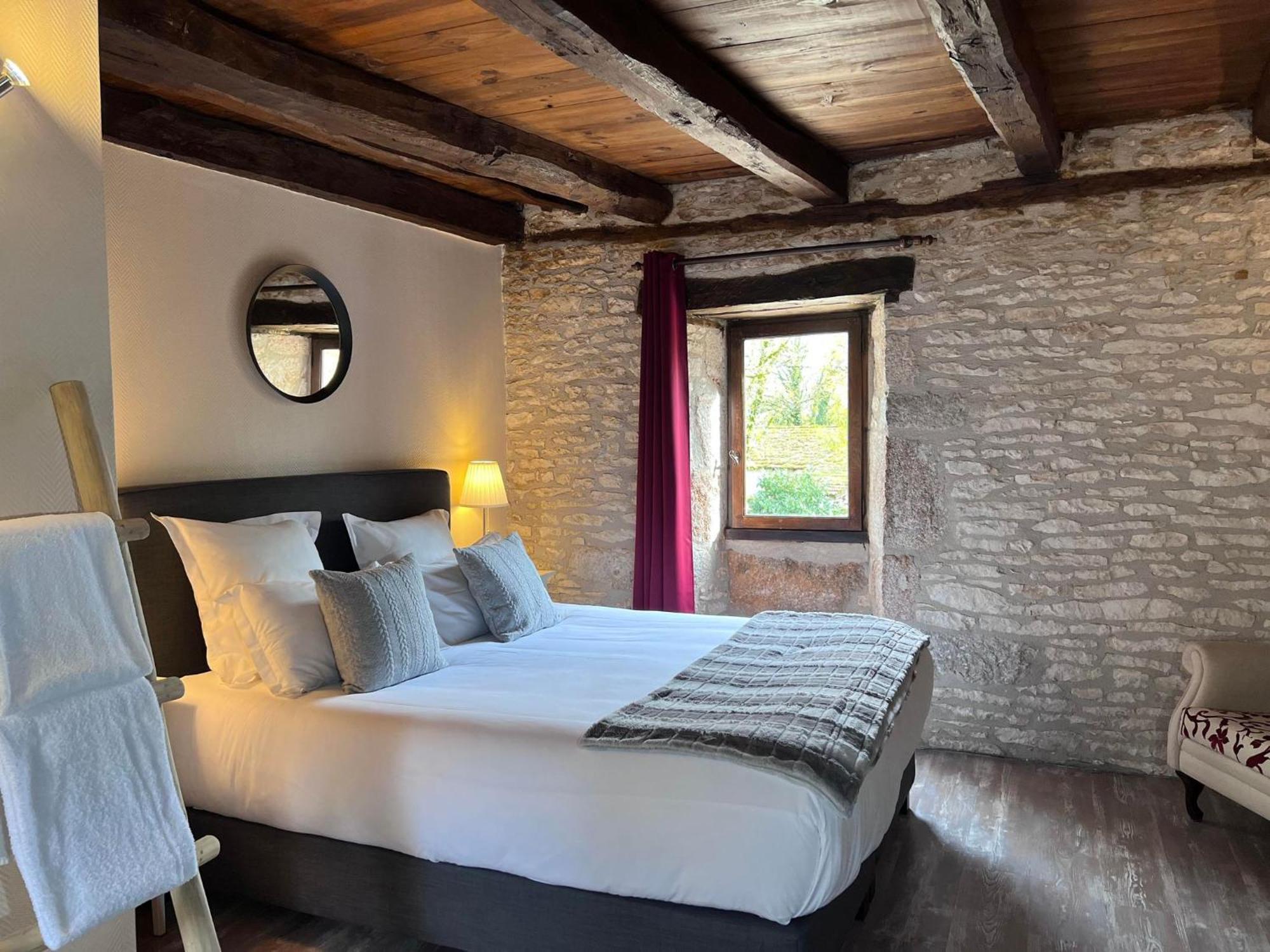 Les Vieilles Tours Hotel 3*