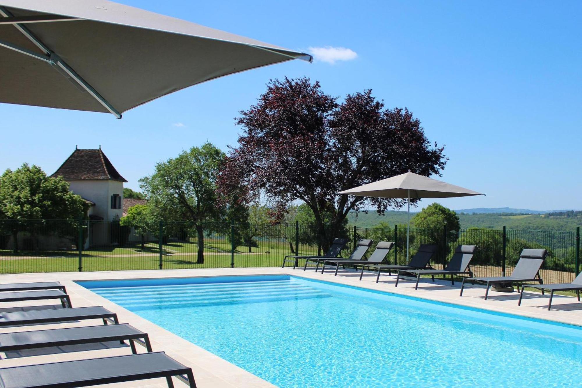 Hotel Les Vieilles Tours 3*